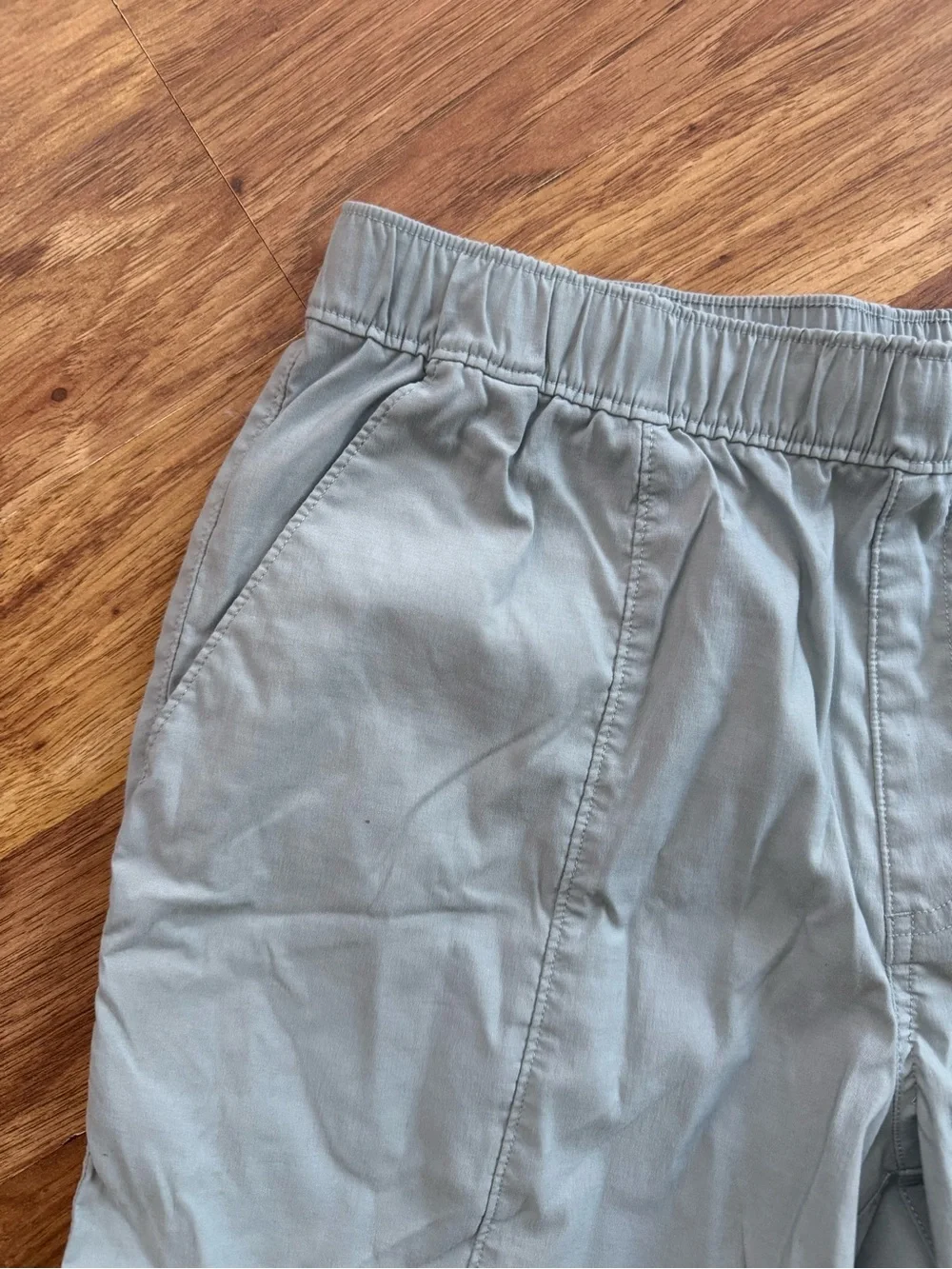 The North Face embroidered outdoor pockets